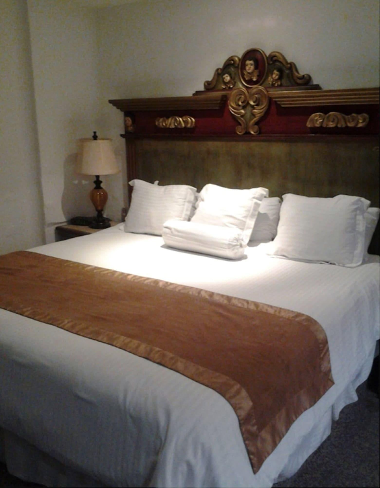 Howard Johnson By Wyndham Morelia Calle Real Экстерьер фото