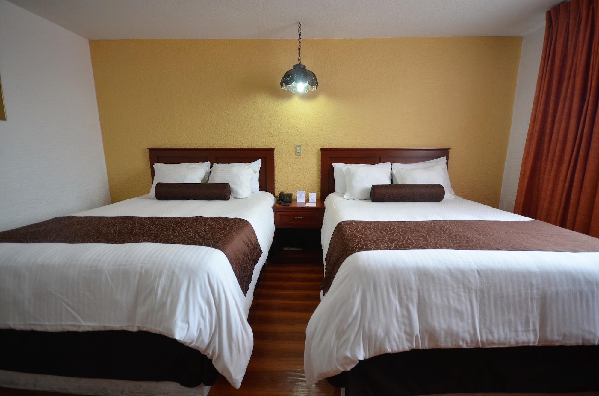 Howard Johnson By Wyndham Morelia Calle Real Экстерьер фото