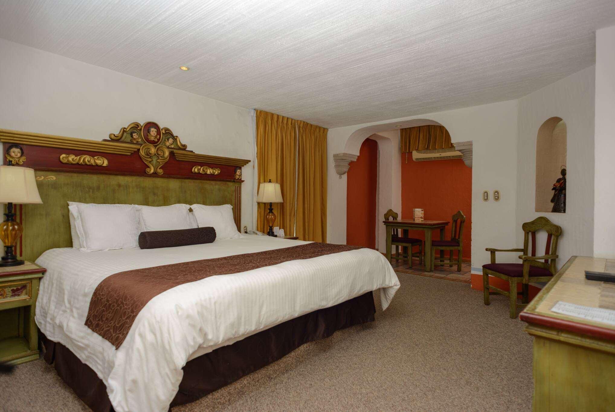 Howard Johnson By Wyndham Morelia Calle Real Экстерьер фото