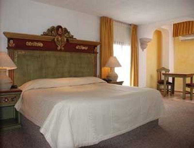 Howard Johnson By Wyndham Morelia Calle Real Номер фото
