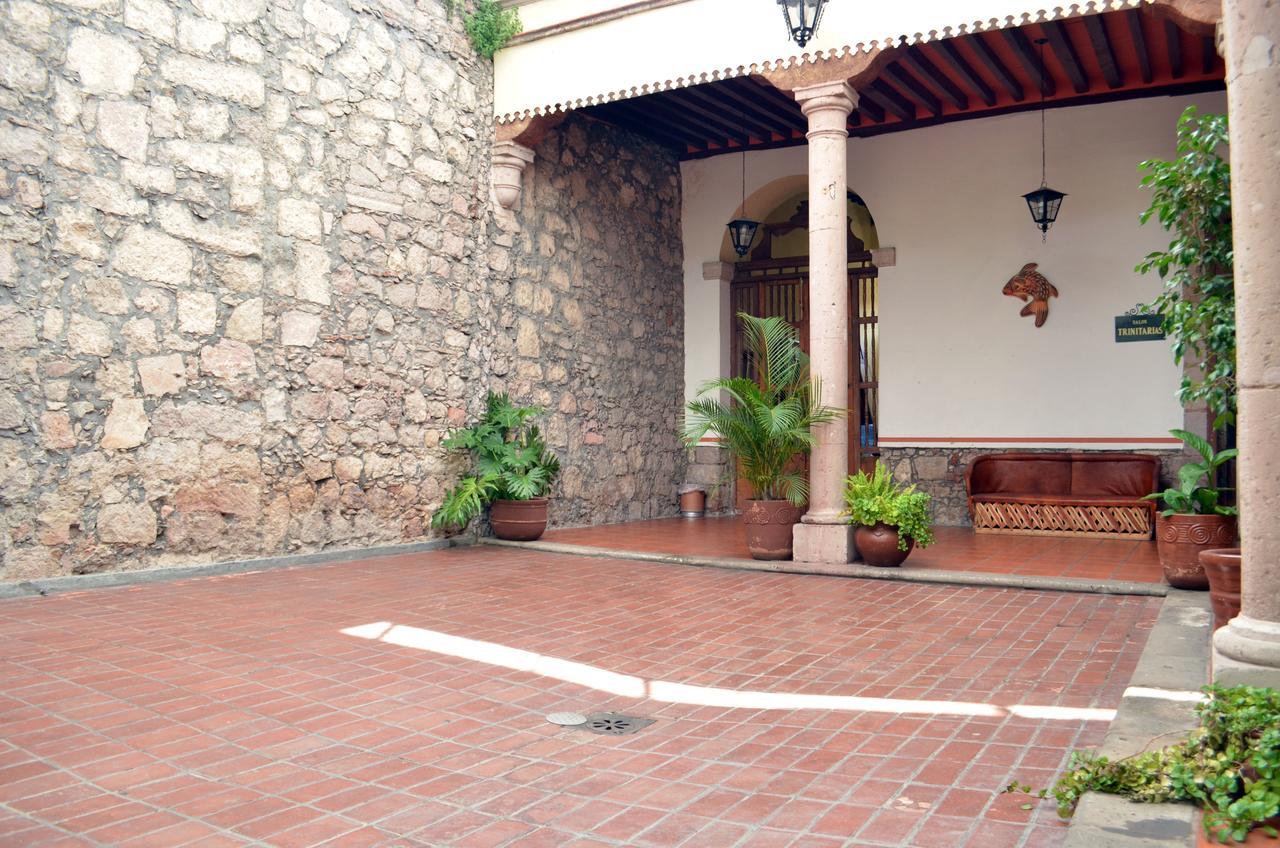 Howard Johnson By Wyndham Morelia Calle Real Экстерьер фото