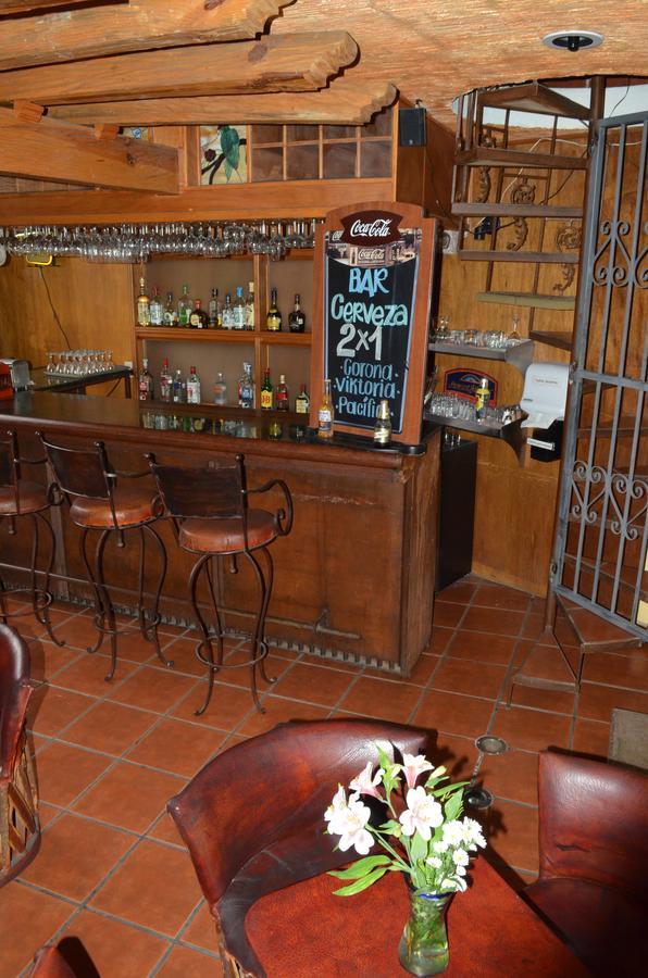 Howard Johnson By Wyndham Morelia Calle Real Экстерьер фото